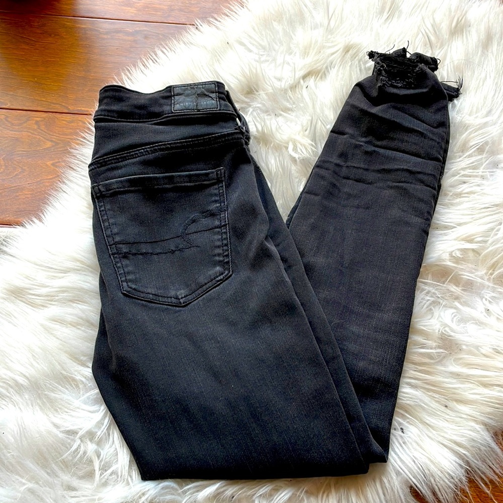 American Eagle size 4 ripped Jeggings next level stretch.